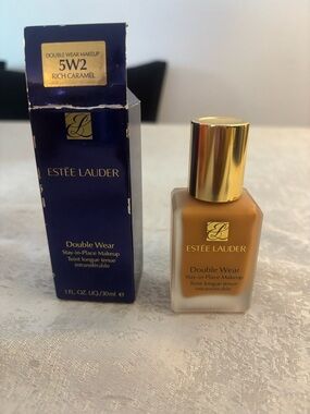 Estee Lauder Double Wear Foundation - Rich Caramel (warm tan)
